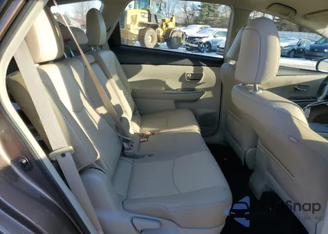 2016 Toyota Prius V z USA, uszkodzony, nr VIN JTDZN3EU0GJ047023